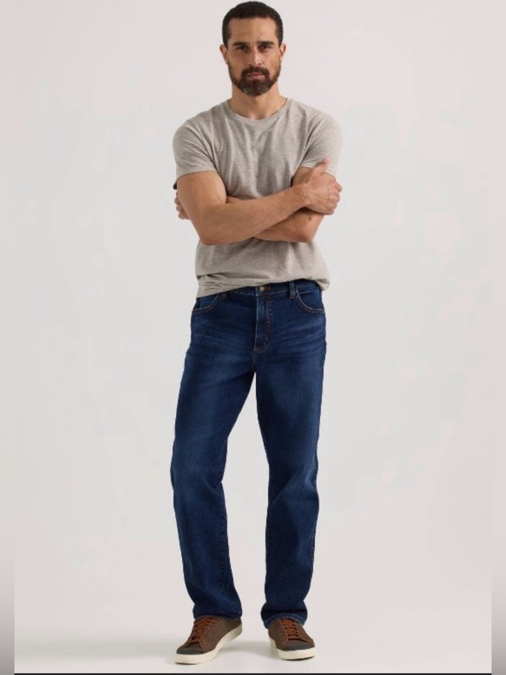 Wrangler Men's Relaxed Fit Jeans in Dark Blue Denim